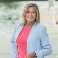 Anne Peshka, Pa