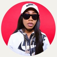 Suzi S