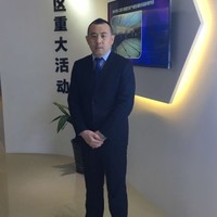 张立岩