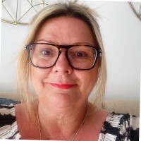 Julie Clamp