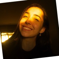 Laura Ester Oliveira