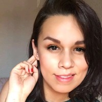 Fernanda V.