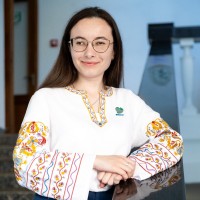 Dr. Mariia Lopushanska