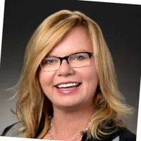 Julie Davis, Cic