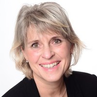 Dr. Ursula Labes