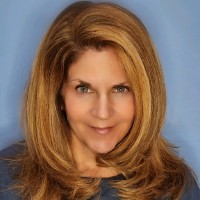 Traci (Triscari) Warner