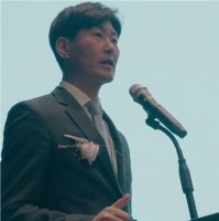 Sang Jin Lee