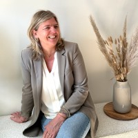 Laura Van Der Knaap
