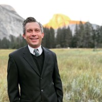 Robert W Snyder