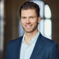 Chris Rowan, Cfa
