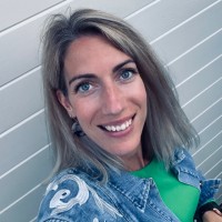 Debbie Van Overveld - Van Domburgh