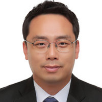 Yongsuk Lee