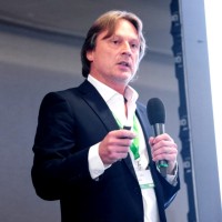 Daniel Kebis, Mba