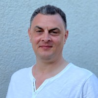Dr. Dirk Müller
