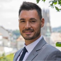 ★ Leandro Domingues