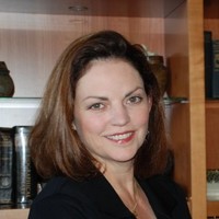 Lucrezia Cuen Paxson