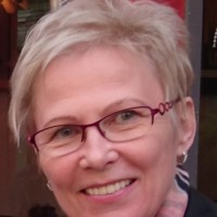 Stefanie Aust