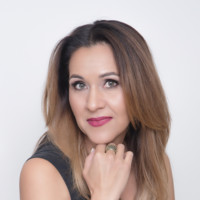 Linda Valenzuela