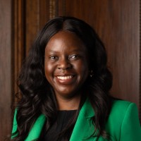 Dr Mo Akindolie