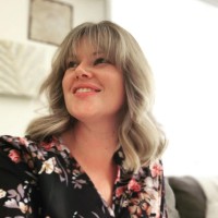 Lisa Konig - Mba, Mmkt