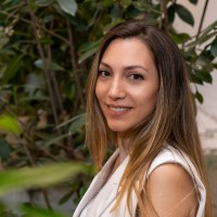Aroa M.