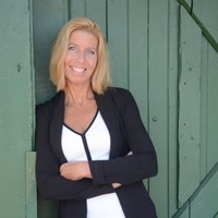 Diane Field