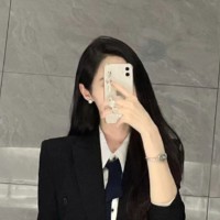 Xinyi Lee