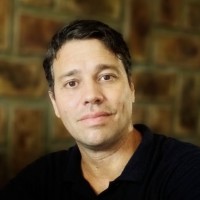 Santiago Henderson