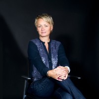 Ohmer Karine