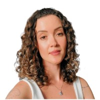 Ariadine Falkenburg Januário