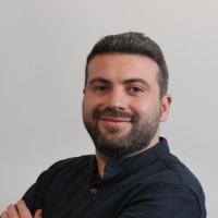 Yener Ozcelik