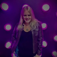 Janelle Hawkes, Mba