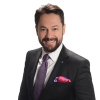 Ozgur Demirdoven (德信翔)