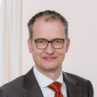 Dr. Claus Ritzer