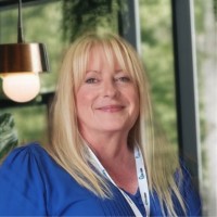 Tracey Robins