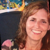 Lynn Bello