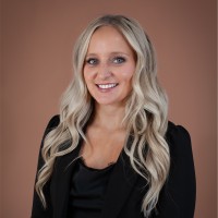 Courtney Stelzer