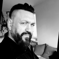 Jarek Kubicki