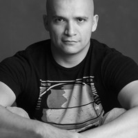 Alfredo E.