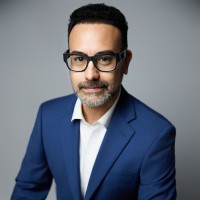 Sebastian J Hernandez