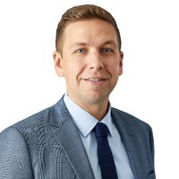 Tony Lavelle, Amim