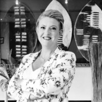 Yvette Nel