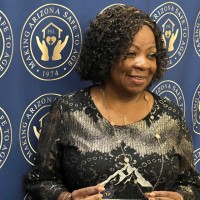 Brenda Holt, Maom, Mba