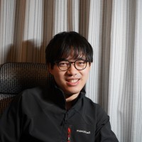 新靖雄