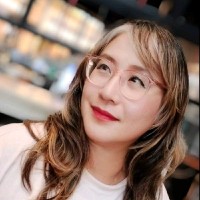 Elizabeth Wong