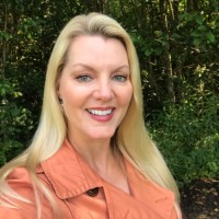 Lisa Hogan