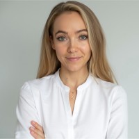 Lara Elena Becker