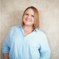 Dr. Rebeca Bustamante