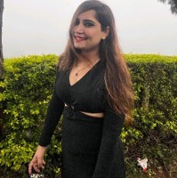 Neeru Tomar Ca, Ea