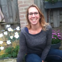 Yvette De Veer